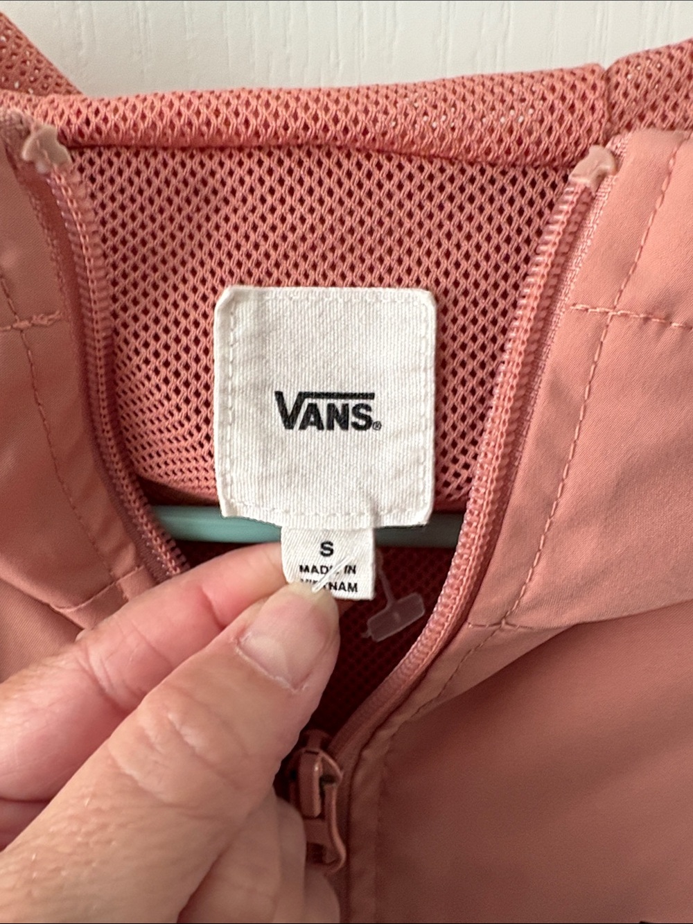 Vans Rose Pink Hooded Windbreaker Jacket - Perfect For Fall! - Picture 3 of 4